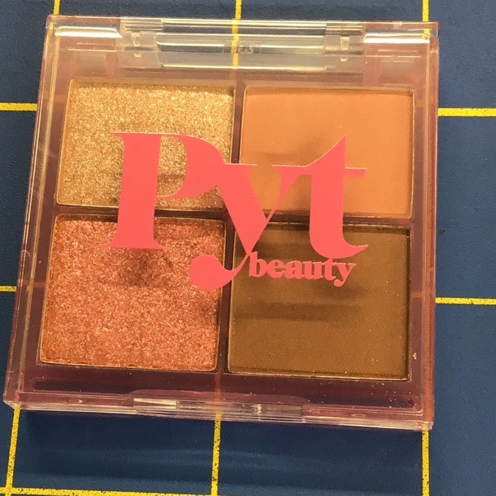 PYT beauty The Upcycle Eyeshadow - Party in the Nude